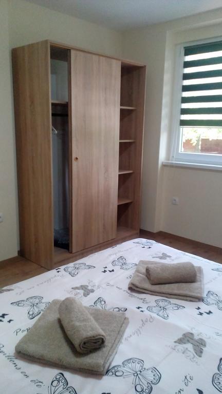 Apartment Marija Sremska Mitrovica Bagian luar foto