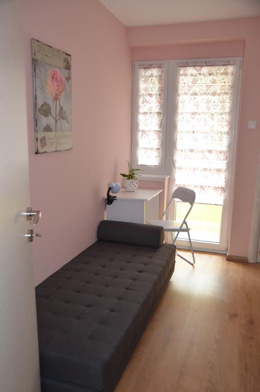 Apartment Marija Sremska Mitrovica Bagian luar foto
